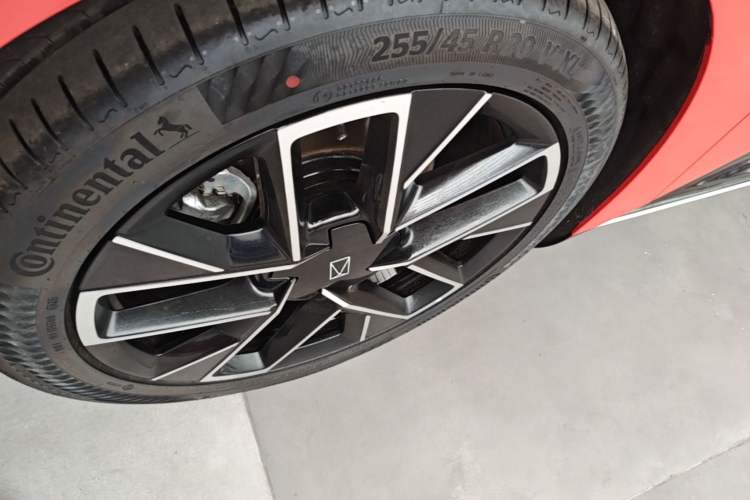 Used Avatr 06 2025 Pro Range-Extended Edition Exterior 4