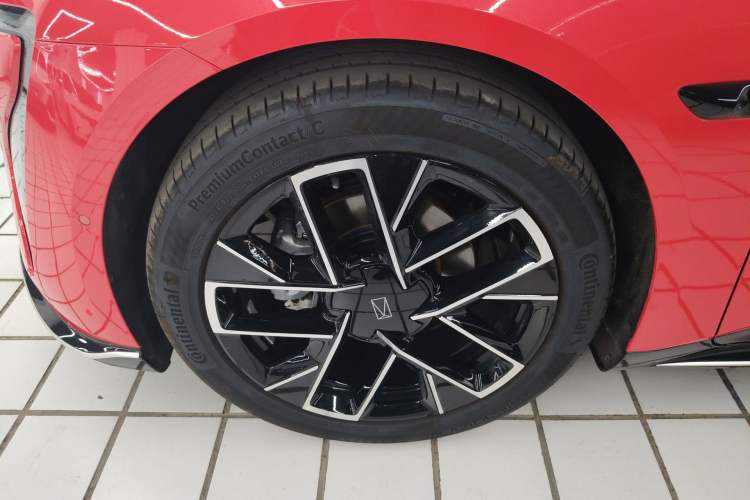 Used Avatr 06 2025 Pro Range-Extended Edition Exterior 4