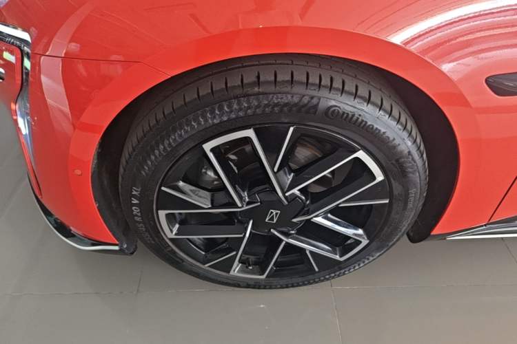Used Avatr 06 2025 Pro Range-Extended Edition Exterior 4