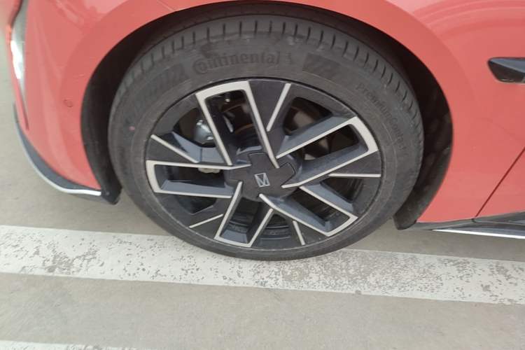 Used Avatr 06 2025 Pro Range-Extended Edition Exterior 4