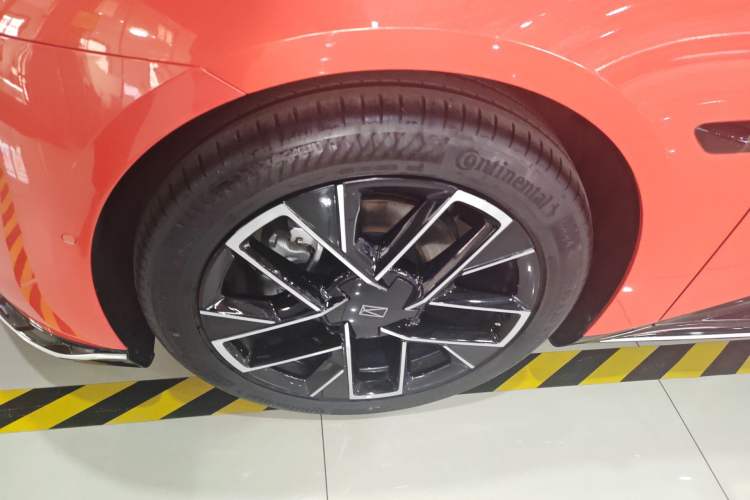 Used Avatr 06 2025 Pro Range-Extended Edition Exterior 4