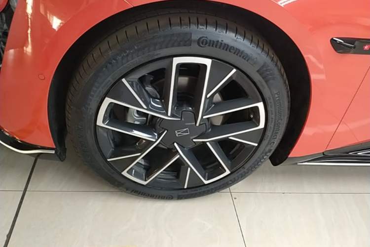 Used Avatr 06 2025 Pro Range-Extended Edition Exterior 4