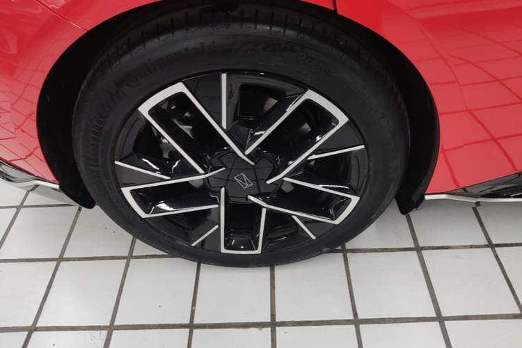 Used Avatr 06 2025 Pro Range-Extended Edition Exterior 5