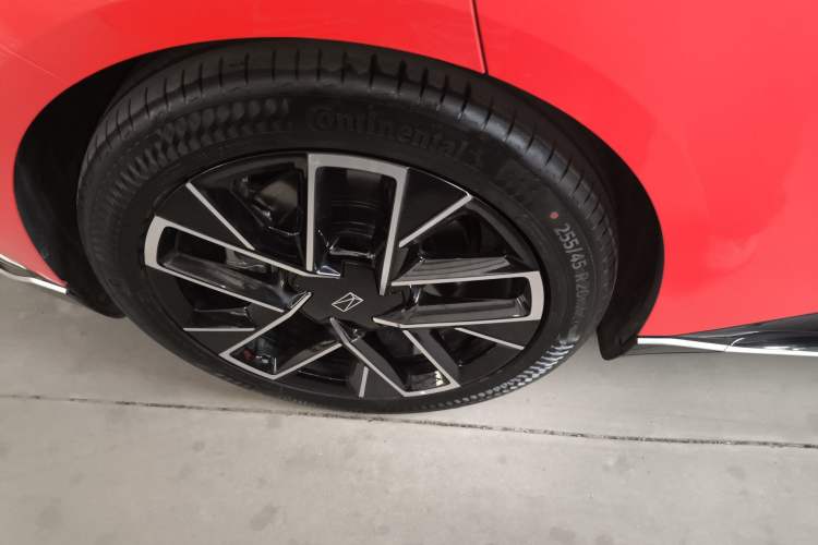 Used Avatr 06 2025 Pro Range-Extended Edition Exterior 5