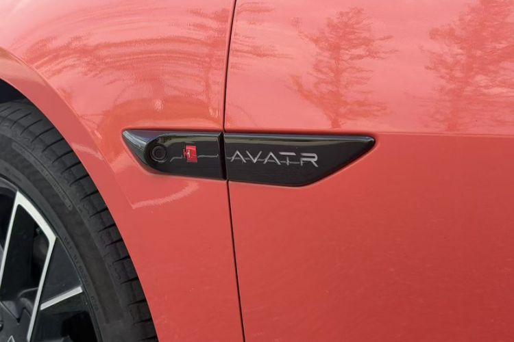 Used Avatr 06 2025 Pro Range-Extended Edition Exterior 5