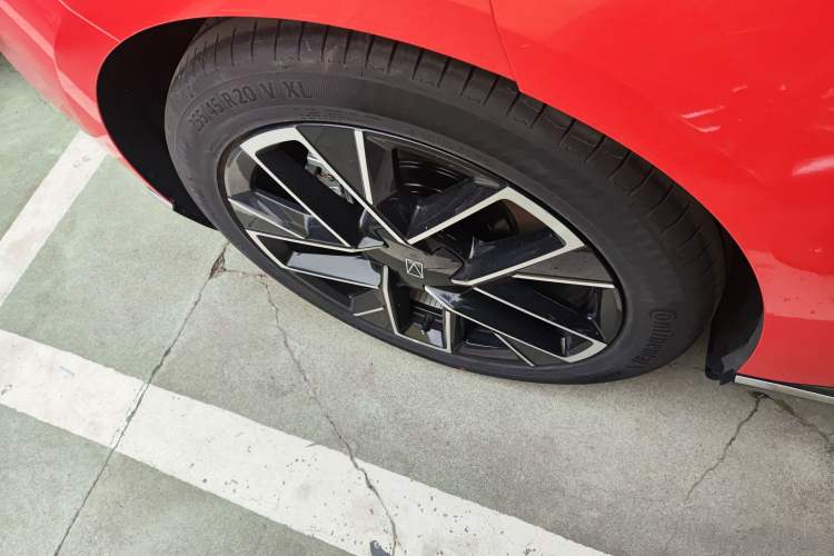Used Avatr 06 2025 Pro Range-Extended Edition Exterior 5