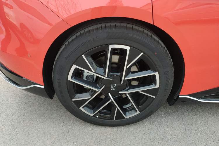 Used Avatr 06 2025 Pro Range-Extended Edition Exterior 5