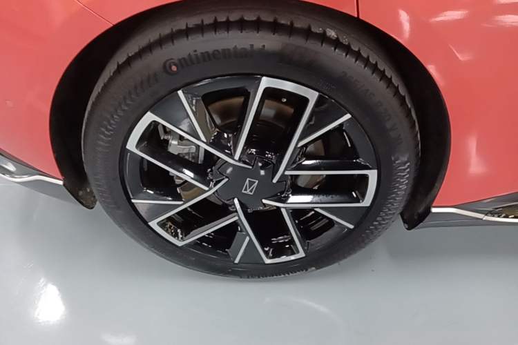 Used Avatr 06 2025 Pro Range-Extended Edition Exterior 5