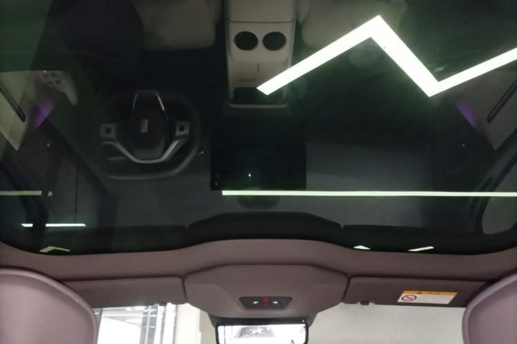 Used Avatr 06 2025 Pro Range-Extended Edition Headliner