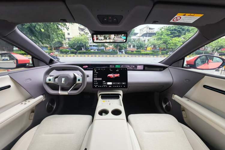 Used Avatr 06 2025 Pro Range-Extended Edition Interior 1