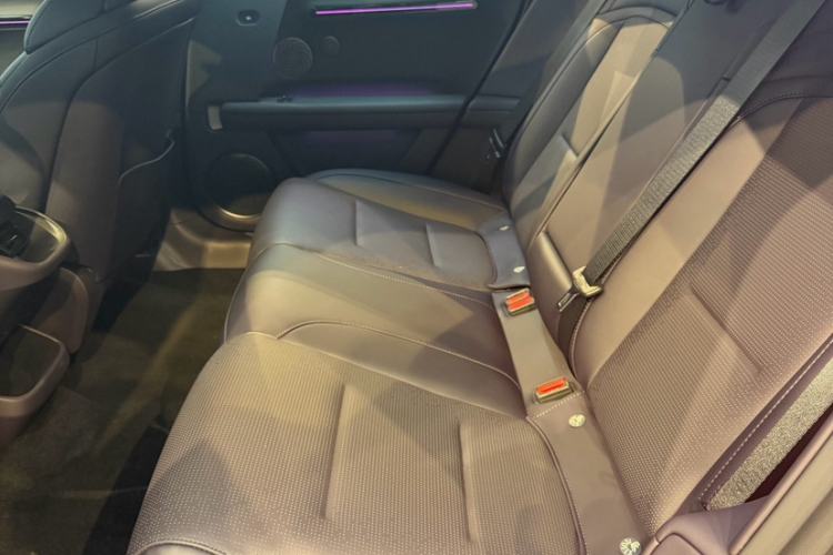 Used Avatr 06  Interior 5