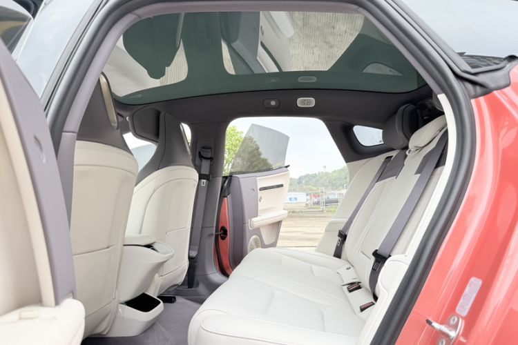 Used Avatr 06 2025 Pro Range-Extended Edition Interior 7