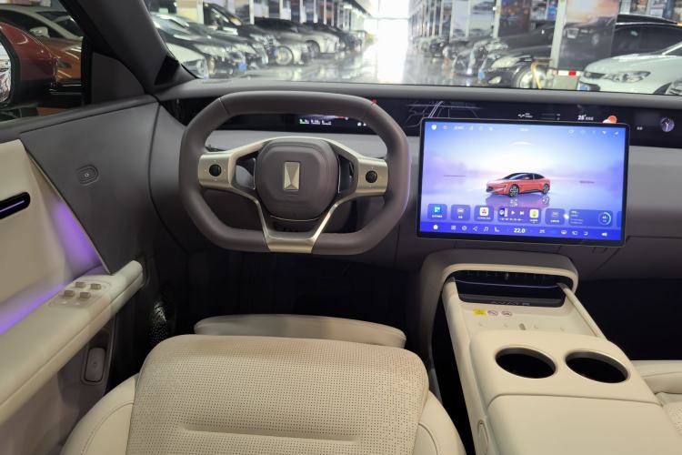 Used Avatr 06 2025 Pro Range-Extended Edition Interior 7