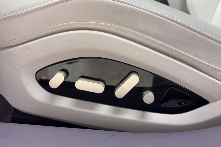Used Avatr 06 2025 Pro Range-Extended Edition Interior 8