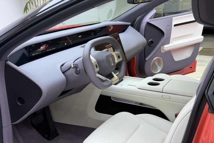 Used Avatr 06 2025 Pro Range-Extended Edition Interior 8
