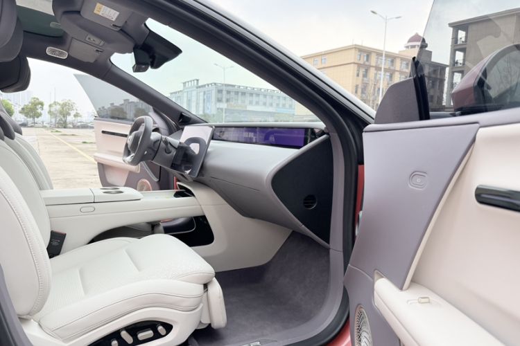 Used Avatr 06 2025 Pro Range-Extended Edition Interior 8