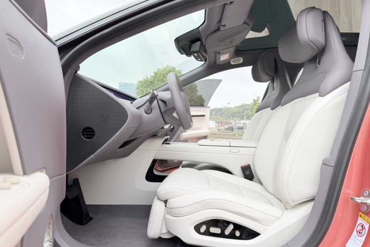 Used Avatr 06 2025 Pro Range-Extended Edition Left Front Seat