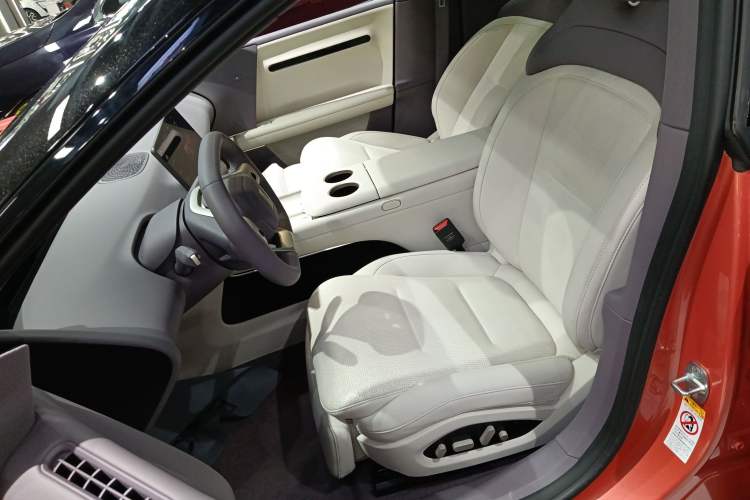 Used Avatr 06 2025 Pro Range-Extended Edition Left Front Seat