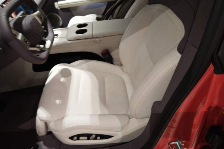 Used Avatr 06 2025 Pro Range-Extended Edition Left Front Seat