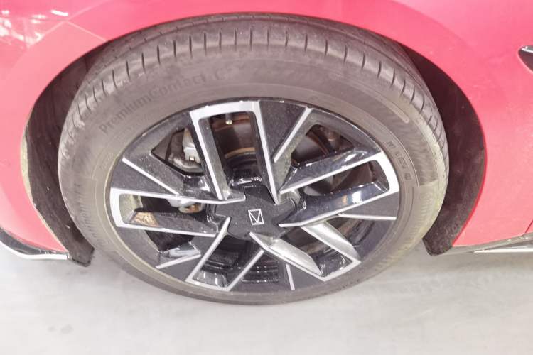 Used Avatr 06 2025 Max Extended-Range Edition Left Front Wheel Hub