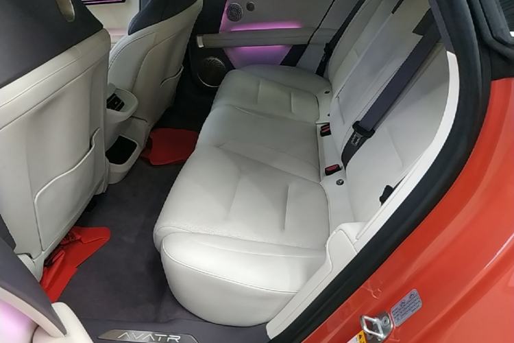 Used Avatr 06 2025 Pro Range-Extended Edition Left Rear Seat
