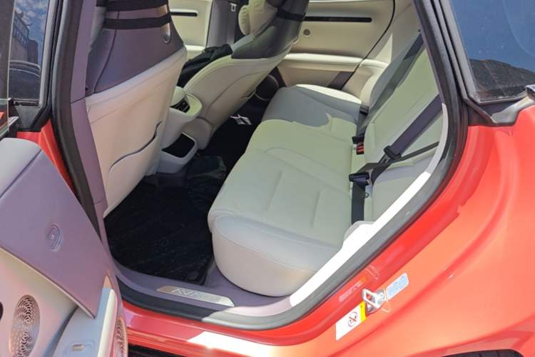 Used Avatr 06 2025 Pro Range-Extended Edition Left Rear Seat