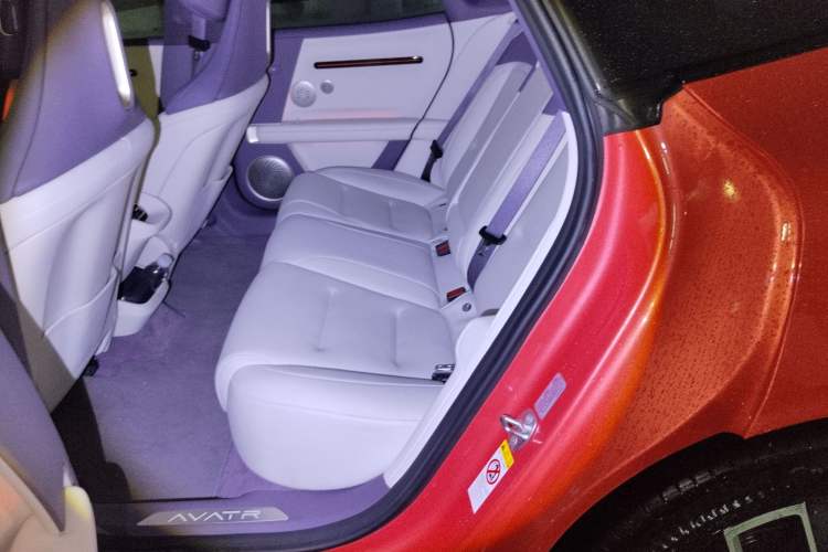 Used Avatr 06 2025 Pro Range-Extended Edition Left Rear Seat