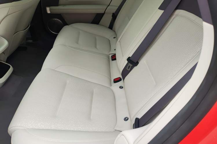 Used Avatr 06 2025 Pro Range-Extended Edition Left Rear Seat
