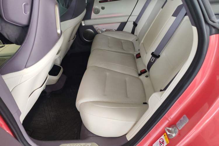 Used Avatr 06  Left Rear Seat