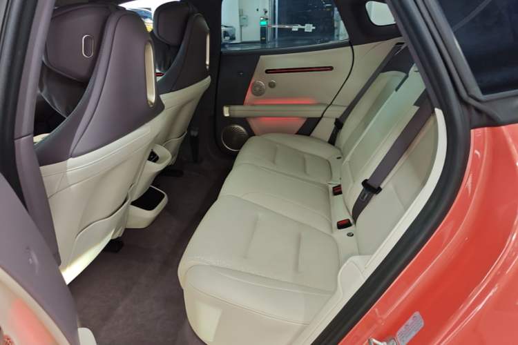 Used Avatr 06 2025 Pro Range-Extended Edition Left Rear Seat