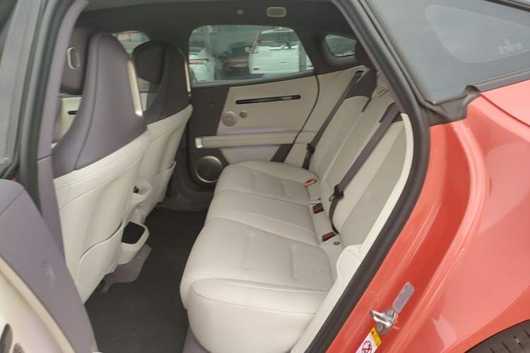 Used Avatr 06 2025 Pro Range-Extended Edition Left Rear Seat