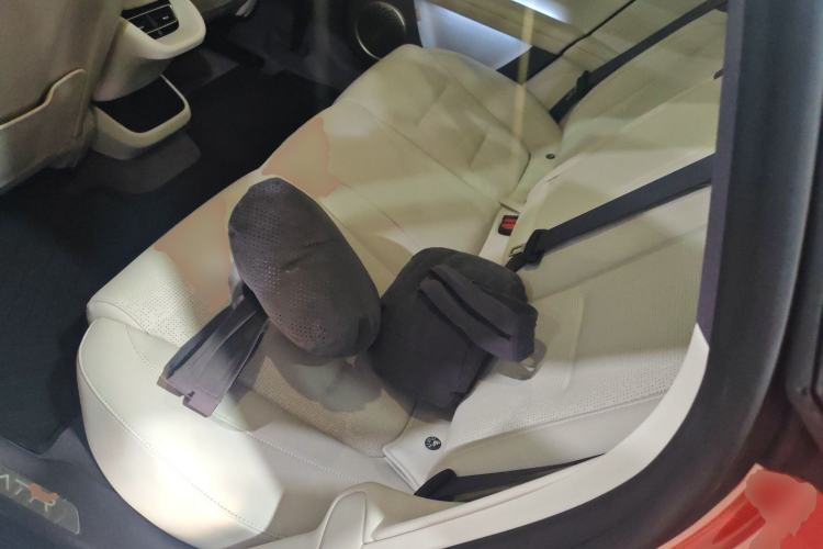 Used Avatr 06 2025 Pro Range-Extended Edition Left Rear Seat