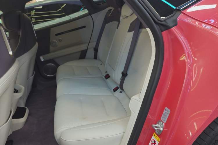 Used Avatr 06 2025 Pro Range-Extended Edition Left Rear Seat