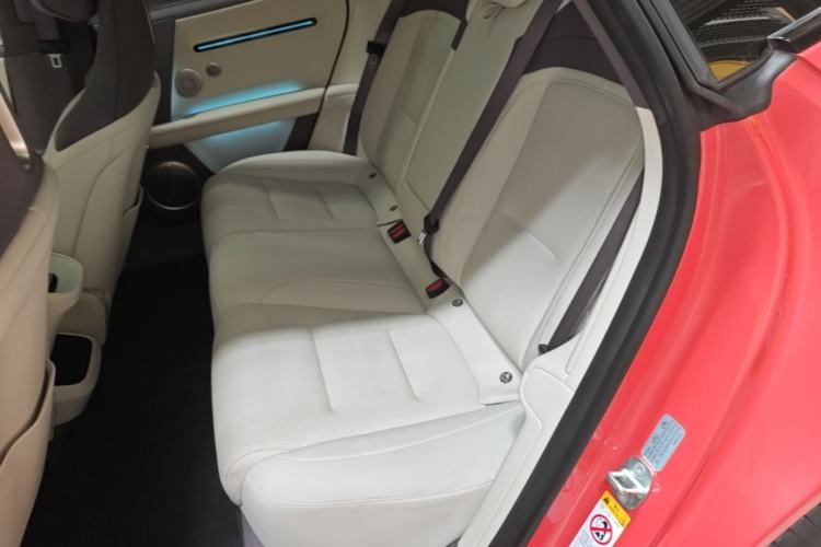 Used Avatr 06 2025 Pro Range-Extended Edition Left Rear Seat