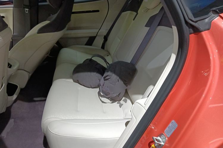 Used Avatr 06 2025 Pro Range-Extended Edition Left Rear Seat