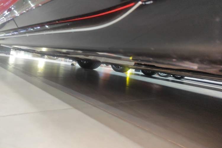 Used Avatr 06 2025 Max Extended-Range Edition Left Side Sill