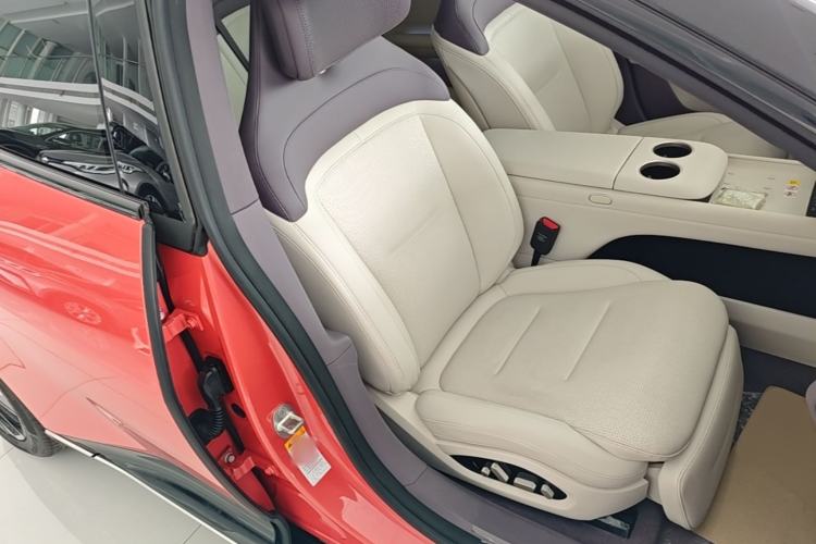 Used Avatr 06 2025 Pro Range-Extended Edition Right Front Seat