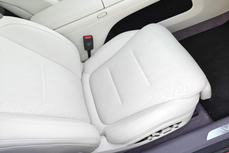 Used Avatr 06 2025 Pro Range-Extended Edition Right Front Seat