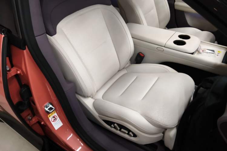 Used Avatr 06 2025 Pro Range-Extended Edition Right Front Seat