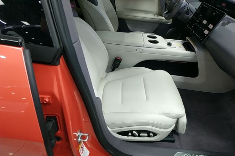 Used Avatr 06 2025 Pro Range-Extended Edition Right Front Seat