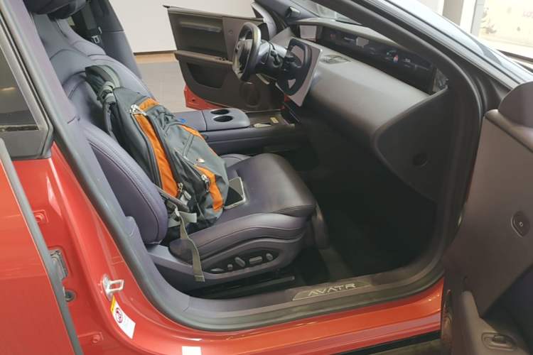 Used Avatr 06 2025 Ultra Pure Electric Edition Right Front Seat