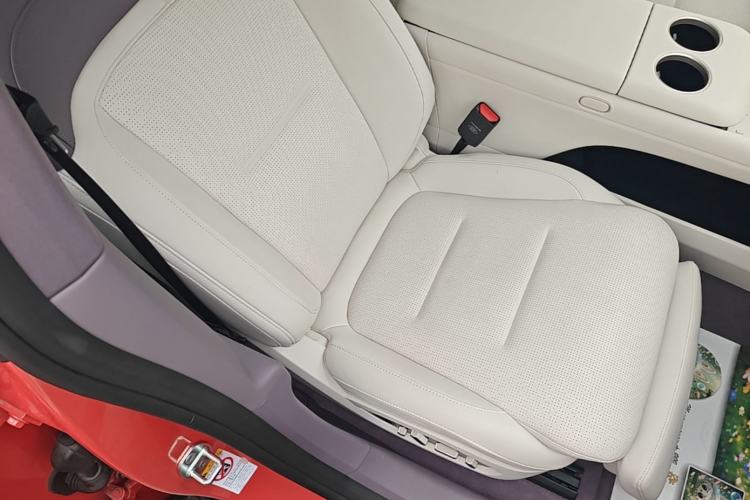 Used Avatr 06 2025 Pro Range-Extended Edition Right Front Seat