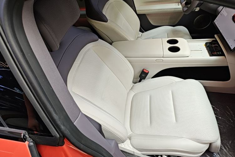 Used Avatr 06 2025 Pro Range-Extended Edition Right Front Seat