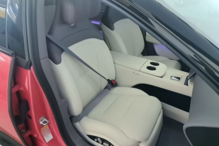 Used Avatr 06 2025 Pro Range-Extended Edition Right Front Seat