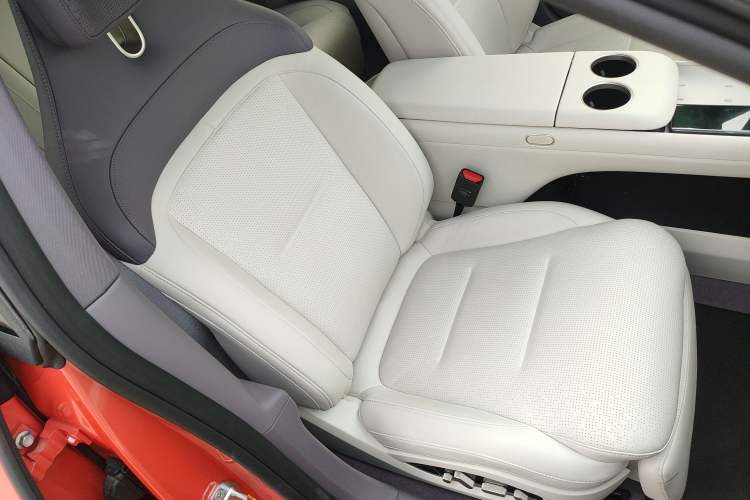 Used Avatr 06 2025 Pro Range-Extended Edition Right Front Seat