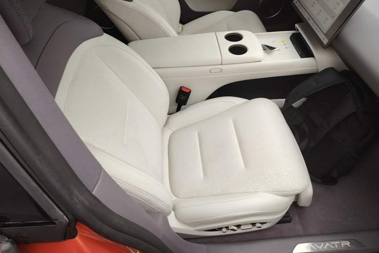 Used Avatr 06 2025 Pro Range-Extended Edition Right Front Seat
