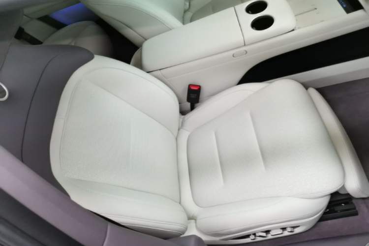 Used Avatr 06 2025 Pro Range-Extended Edition Right Front Seat