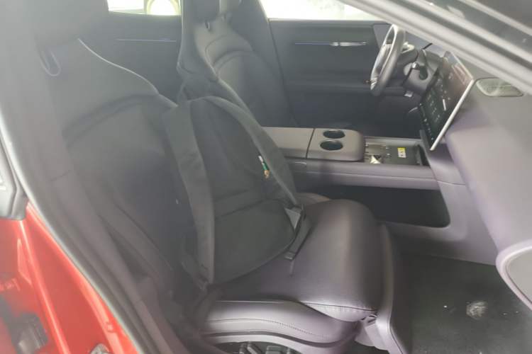 Used Avatr 06  Right Front Seat