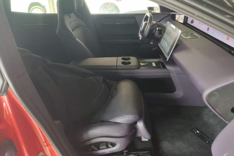 Used Avatr 06 2025 Ultra Pure Electric Edition Right Front Seat