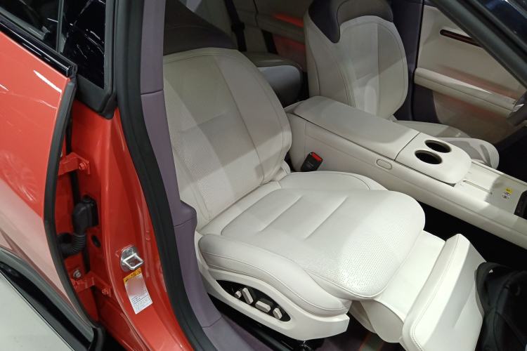 Used Avatr 06 2025 Pro Range-Extended Edition Right Front Seat